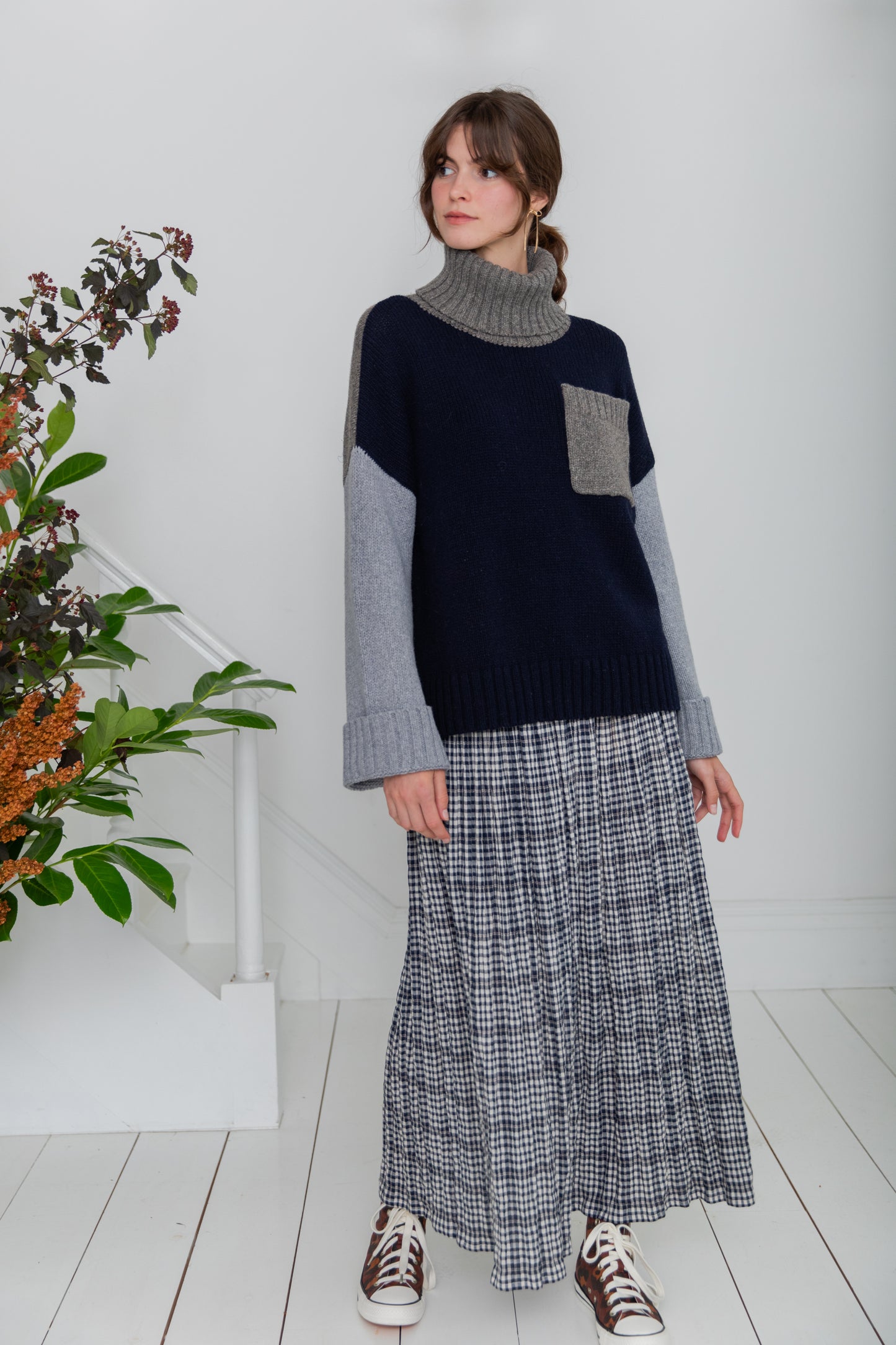 Harvey Roll Neck - Navy