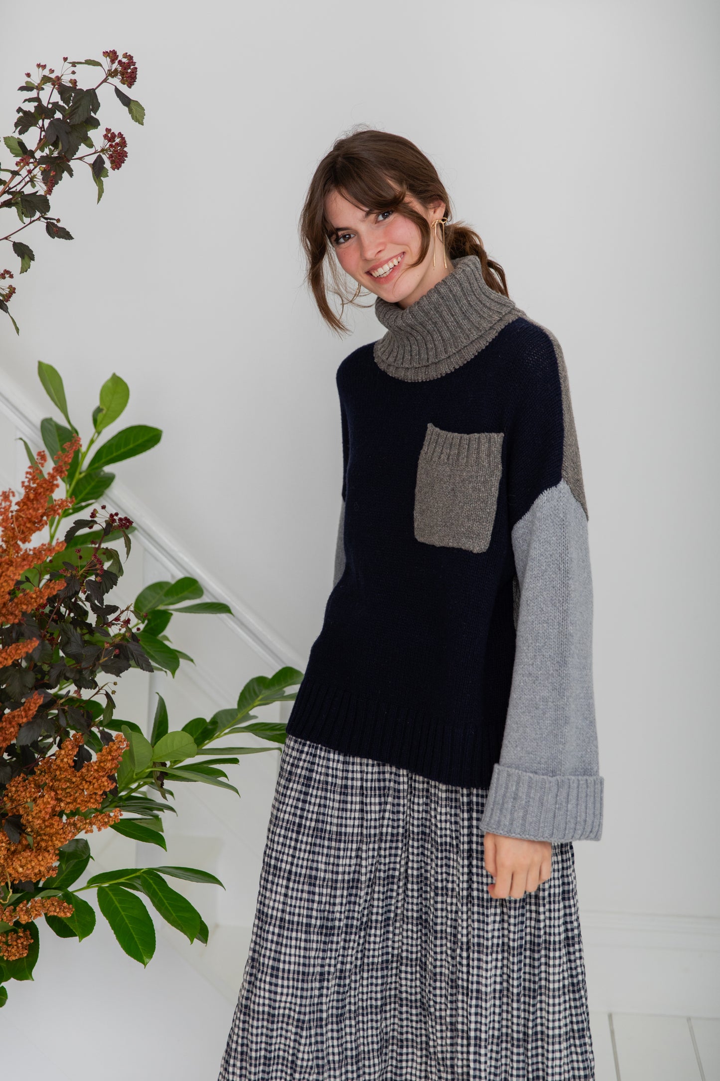 Harvey Roll Neck - Navy