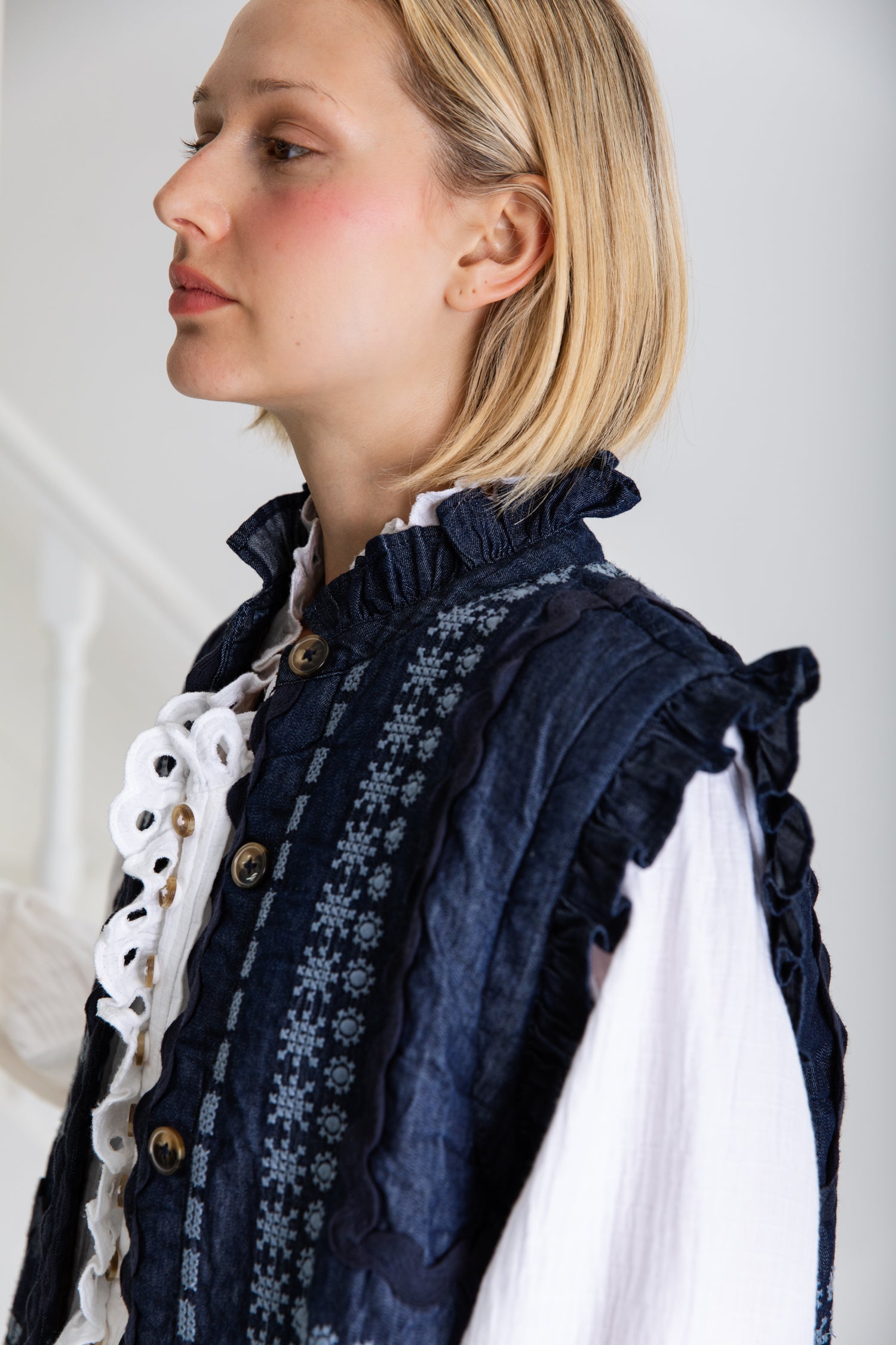Gwen Gilet - Dark Denim – Bonté